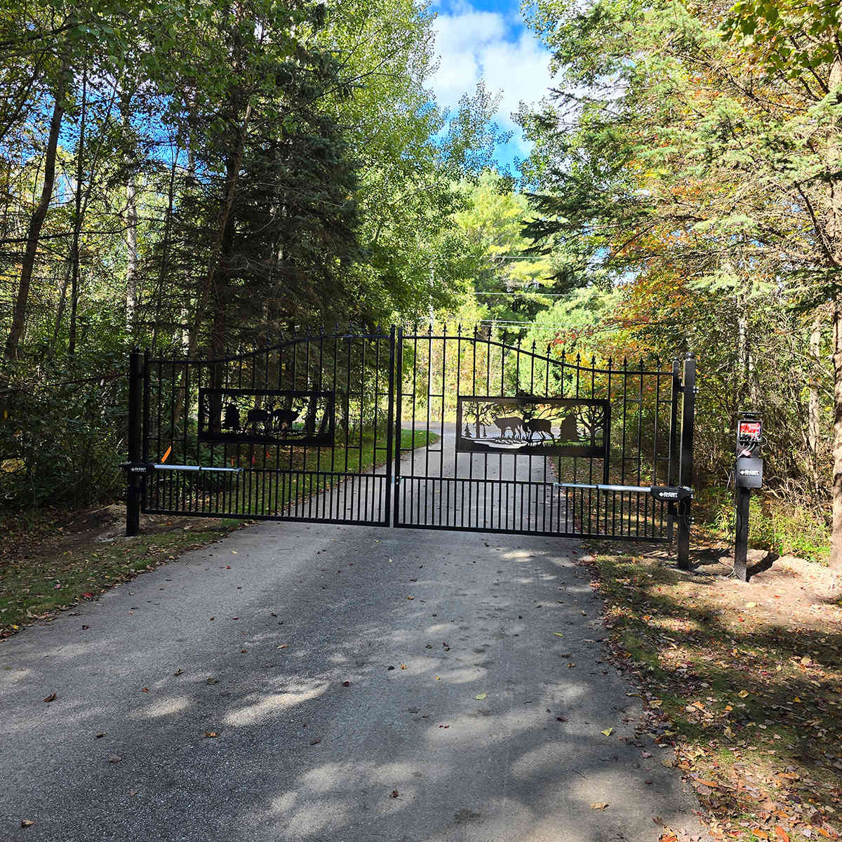 18x7 ft Steel Dual Swing Driveway Gate with Rectangular Deer Pattern