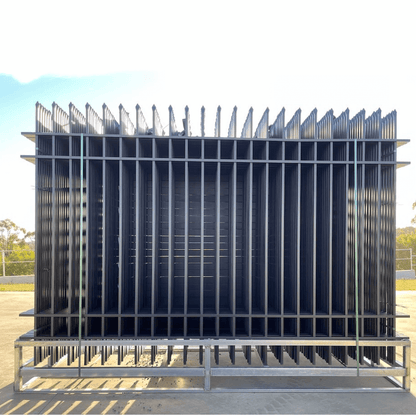 10x7 ft Steel Fence with 3 Rails, 30 Panels