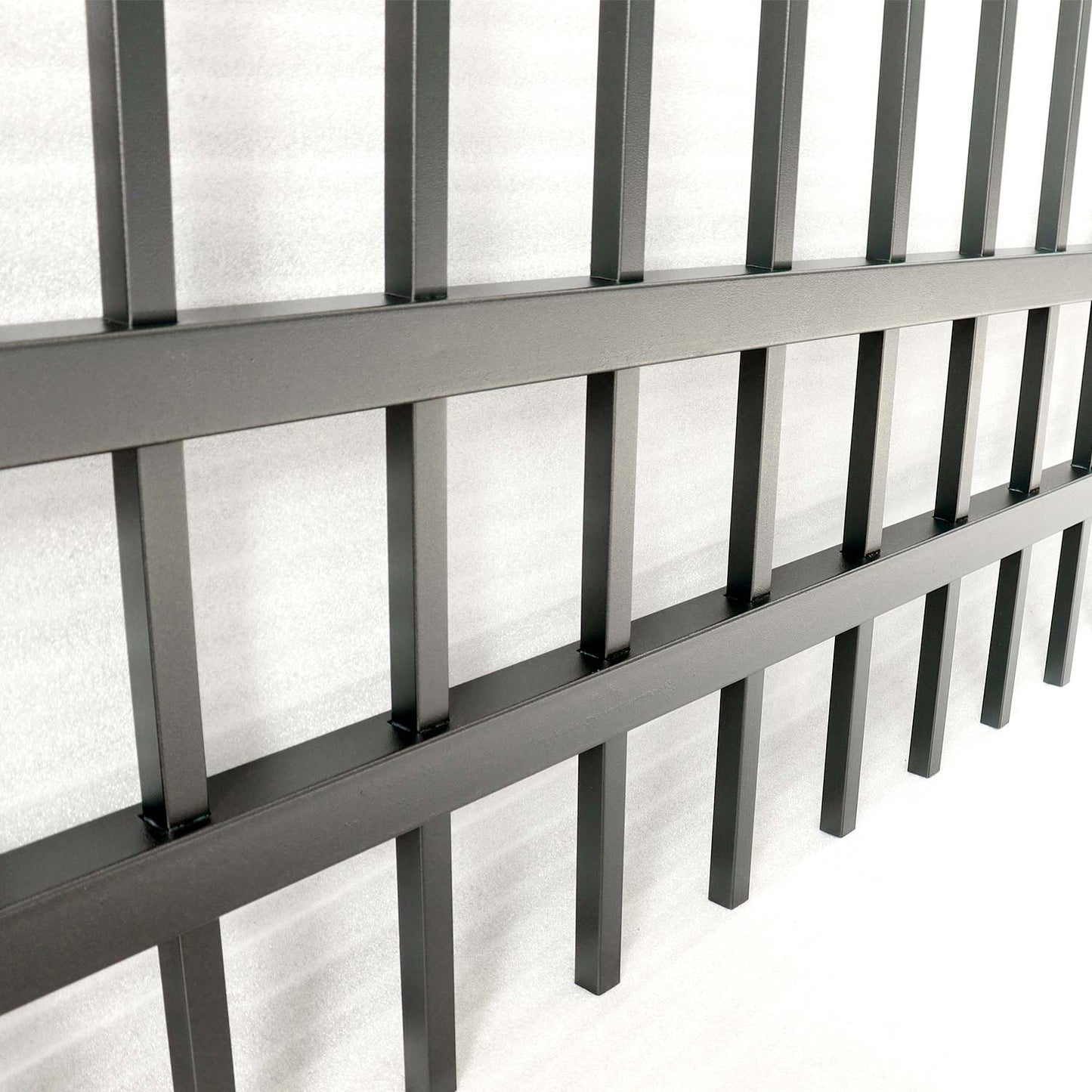 10x7 ft Steel Fence with 3 Rails, 30 Panels